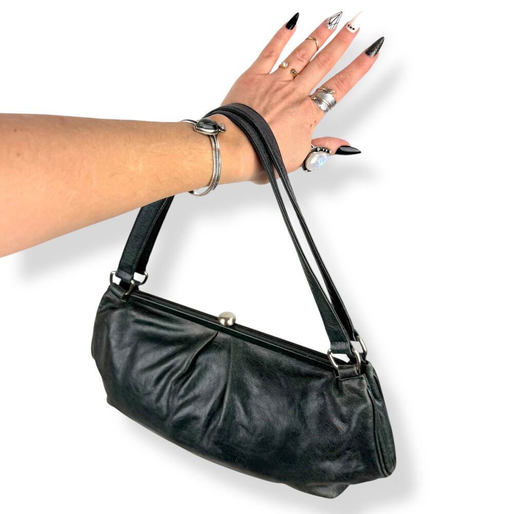 ❌SOLD❌ Vintage HOBO INTERNATIONAL fine leather kiss lock purse - Picture 9 of 14